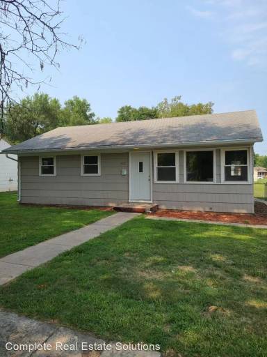 Main picture of 612 W 11th St