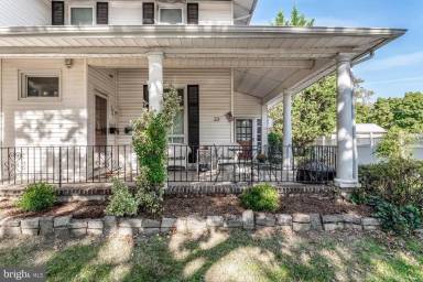 Main picture of 23 W Ridley Ave