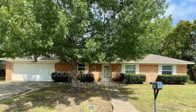 Main picture of 2805 Silvermeadow Ln