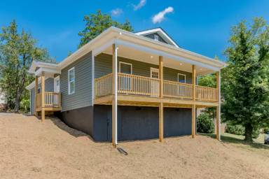 Main picture of 1020 Pansy St