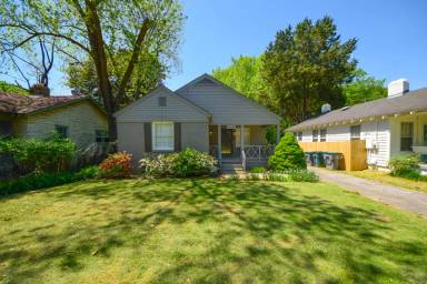 Main picture of 215 Marne St