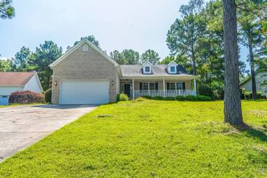 Main picture of 380 Queens Cove Way