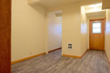 Main picture of 572 Belden St