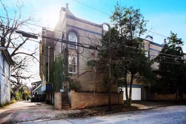 Main picture of 201 5th St NE