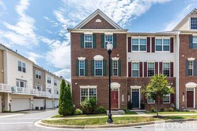 Main picture of 2601 Egret Way