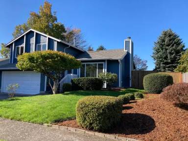 Main picture of 2511 NE 161st Ave