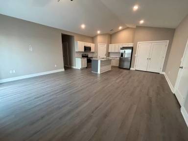 Main picture of 2714 S Greenleaf St