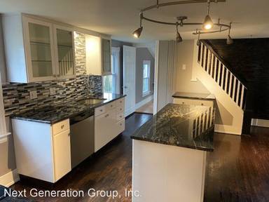 Main picture of 384 Broad St