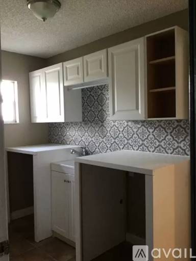 Main picture of 2950 Flynn St