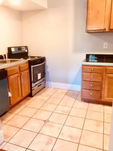 Main picture of 5533 Black St