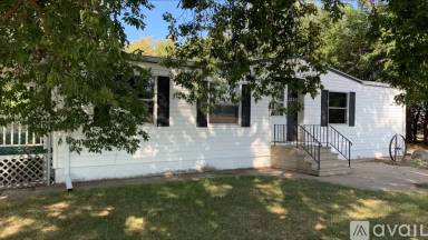 Main picture of 1203 N Brass Ave