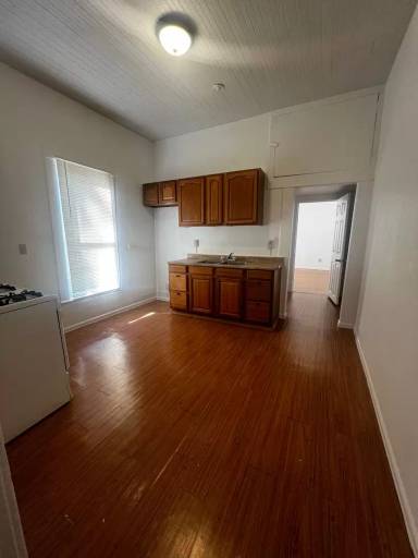 Main picture of 722 N 10th St