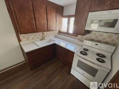 Main picture of 2 Shaker Rd