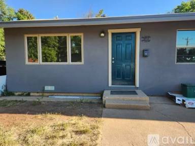 Main picture of 312 E 3rd St