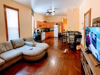Main picture of 1752 W 35th St