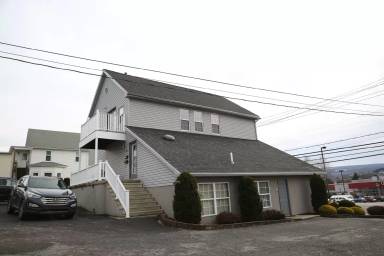 Main picture of 1424 Main St