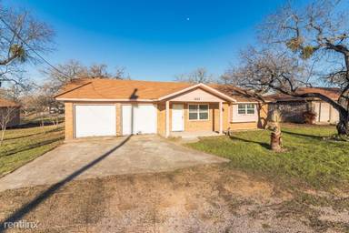 Main picture of 1822 Greenwood Ln