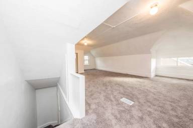 Main picture of 15 Allen St