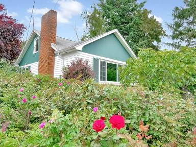 Main picture of 5723 NE 59th Ave