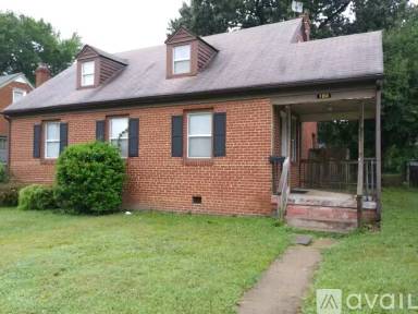 Main picture of 108 E Roanoke St