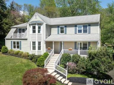 Main picture of 1720 Franklin Dr