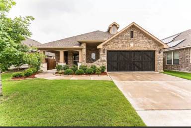 Main picture of 207 Arborside Dr