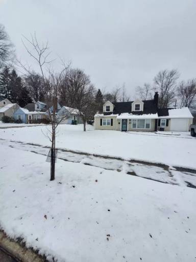 Main picture of 1774 E 236th St
