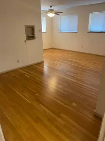 Main picture of 3516 Russell Blvd