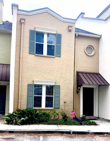 Main picture of 300 General Mouton Ave