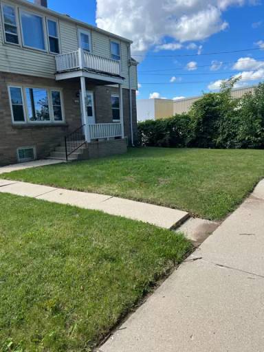 Main picture of 6685 N 42nd St
