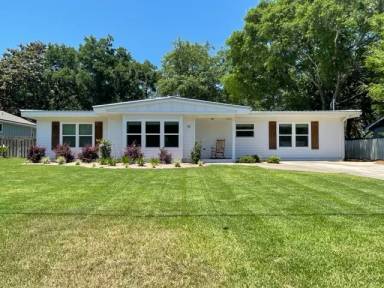 Main picture of 42 Ferry Rd NE