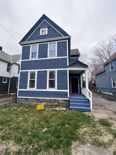 Main picture of 1333 E 68th St