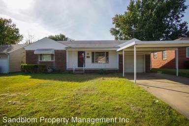 Main picture of 2648 S Urbana Ave