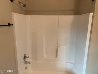 Main picture of 905 Maple Trce