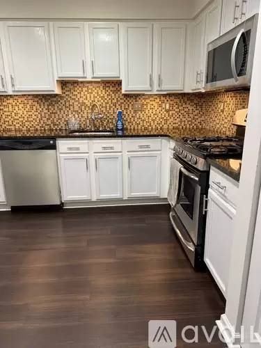 Main picture of 481 Stoneglen St