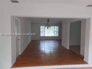 Main picture of 8500 SW 16th St