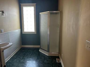 Main picture of 12083 Hall Ave