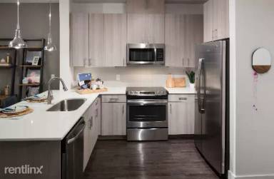 Main picture of 2021 E 5th St