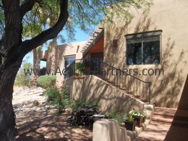 Main picture of 3901 N Calle Entrada