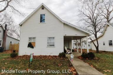 Main picture of 1806 W Adams St