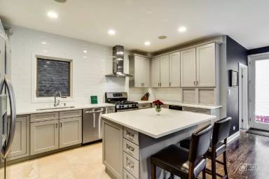 Main picture of 2341 W Belden Ave