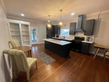 Main picture of 135 8th Ave