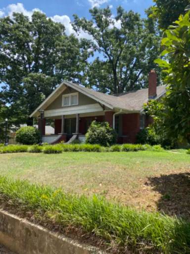 Main picture of 702 Howell St