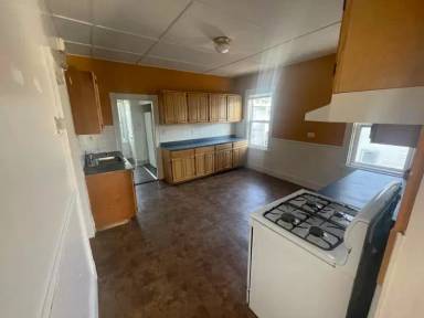 Main picture of 27 Howard St