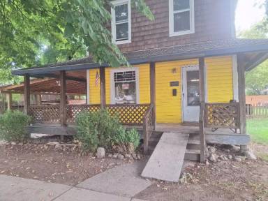 Main picture of 819 Cedar St
