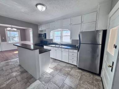 Main picture of 4406 S 38th St