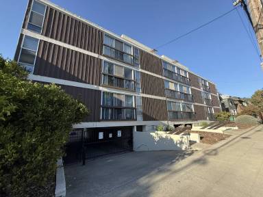 Main picture of Carleton Apartments - 17