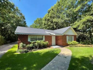 Main picture of 2305 S Hillwood Dr