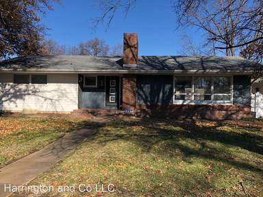 Main picture of 820 W 4th St