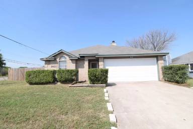 Main picture of 1411 Wales Dr